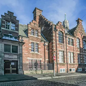 Beautiful 1-bed Near Castle Edimburgo